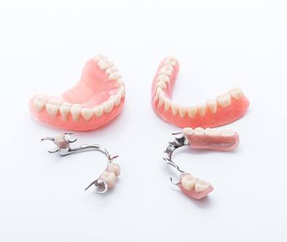 The various types of dentures in Clarendon Hills
